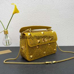 Valentines VT V-buckle Lady Bags Designer Diamond High Small with Trendy Purse Crystal Rivet Chain Portable Bag Single Shoulder Diagonal Cross Tnv6