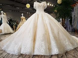 Dresses Dubai Empire Wedding Dresses Vintage Lace Appliques Crystal Bridal Gowns Arabic Bridal Dress Tassel Robe De Mariee 2023