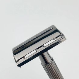 2024 Bright Black Twist-open Head Old-fashioned Razor Black Extended Handle Metal Butterfly Razor Eco-friendly Shaving - for Eco-friendly