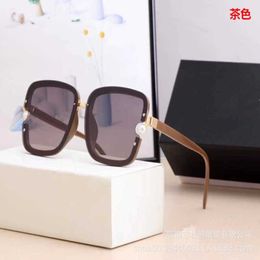 2024 fashion OFF Luxury Designer New Men's and Women's Sunglasses Off 522 Large Frame Pearl Polarized