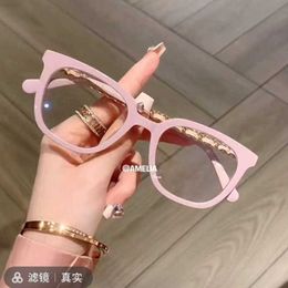 2024 Top designers luxury designer sunglasses New Grandma Internet Red Same Milk White Driving Street Photo Sunglasses Female 8028