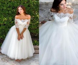 2019 Sexy Bateau Lace Country ALine Wedding Dresses Half Long Sleeves Appliques Illusion Ankle Length Bridal Gowns Vestidos7591291