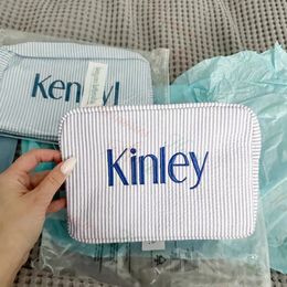 Monogrammed Embroidery Name Cosmetic Bag Personalized Womens Seersucker Makeup Case Bridesmaid Wedding Gift Travel Toiletry Bag 240327