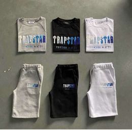Mens Trapstar T Shirt Set Letter Embroidered Tracksuit Short Sleeve Plush Shorts Advanced Design 6005ess