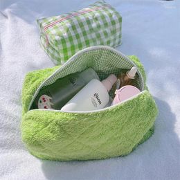 Storage Bags Towel Pouch For Women Quilted Lattice Pattern Cosmetic Bag Embroidery Terry Makeup Green Organizer Gift