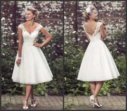 Vintage 50039s Style Short Lace Wedding Dresses V Neck Lace Applique Tea Length Beaded Bridal Wedding Gowns With Buttons Vestid7426543