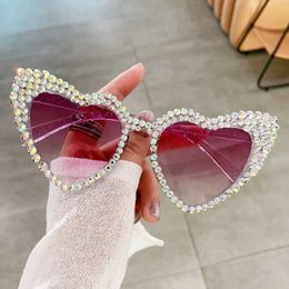 2024 fashion OFF Luxury Designer New Men's and Women's Sunglasses Off prom diamond lovely cat's eye heart