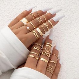 Cluster Rings Trendy Geometric Metal Knuckle Finger Set Heart Butterfly Infinity Crystal Multilayer Ring For Women Jewelry Gifts
