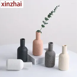 Vases Boyou15cm Mini Bud Vase Porcelain Matte Black Beige Modern Nordic Minimalist Dry Flowers Table Desk Decoration Centrepiece