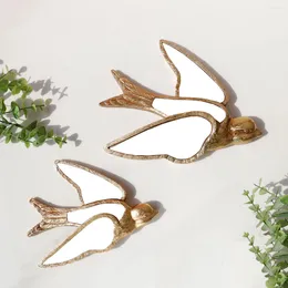 Decorative Figurines Mirror Wall Hanging Swallow Golden Bird Background Decoration Simulated Animal Pendant Room Accessories