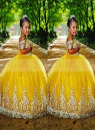 2022 Yellow Ball Gown Mini Quinceanera Dresses Little Toddlers Embroidered Off Shoulder Sleeves Girls Pageant Graduation Dress Tee3271545