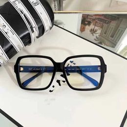 2024 fashion OFF Luxury Designer New Men's and Women's Sunglasses Off the same type of small anti blue light plate large frame glasses can be equipped with myopia lenses