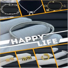 Pendant Necklaces Luxury jewelry, popular fashion in Europe and America, multiple bracelets, rings, earrings, optional Mother's Day gifts