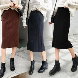 Skirts Women Soft Knitted Skirt 2024 Winter Elastic Waist Slim Fit Shirring Stitching Elegant Versatile Mid-length T783