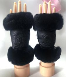 2022 Ladies classic 100 Sheepskin gloves Designer leather touch screen gloves soft warm Fingerless Gloves3501722