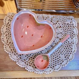 Bowls Cute Bowl Strawberry Ceramic Heart Shaped Girl's Dessert Household Tableware 1 Piece