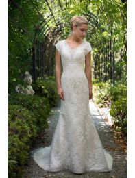 Dresses Champagne V Neck Lace Mermaid Modest Wedding Dresses With Cap Sleeve Appliques Beaded Buttons Back Wedding Gowns Cheap Made in Chi