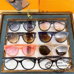 2024 New High Quality New luxury designer new sunglasses women ins same fashion street shot plate box Sunglasses trendy men