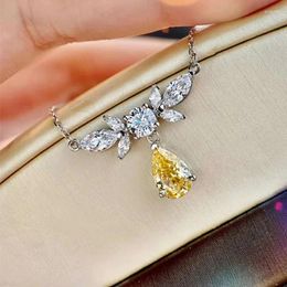 Pendant Necklaces Huitan Temperament Elegant Women Necklace With Yellow Pear Cubic Zirconia Bright Lovely Girls Clavicle Jewelry