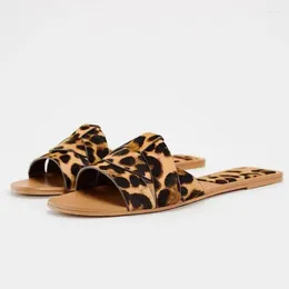 Slippers TRAF Leopard Print Flat For Women 2024 Summer Round Head Open Toe Slipper Leisure Woman's Heel Pad Indoor Sandals Shoes