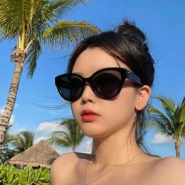 2024 Top designers luxury designer sunglasses New Love Heart shaped Butterfly Cat's Eye Sunglasses Women's UV Sunshade 5477