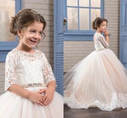 Dresses 2017 New Arrival Winter Princess Flower Girl's Dresses 1/2 Sleeves Lace Applique Tulle Floor Length Ball Gown For Wedding Girl Dre