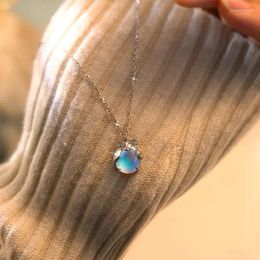 Pendant Necklaces 2024 Fashion Firefly Moonstone Necklace For Women Crystals Clavicle Chain Choker Jewelry Gift Party Collares Para Mujer