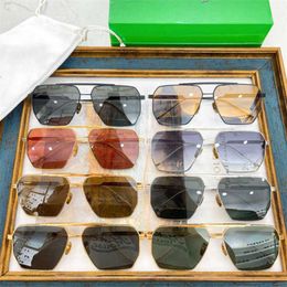 High quality fashionable sunglasses Men's Luxury Designer Women's Sunglasses Fashion Individuality ins Online Red Same Female Toad Mirror Metal