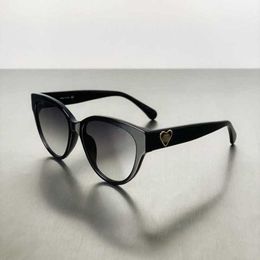 luxury designer sunglasses New Little Fragrance Love Heart shaped Butterfly Cat's Eye Sunglasses Women's UV Sunshade CH5477