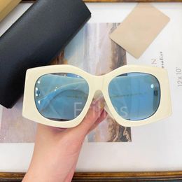 Sunglasses 2024 Oversized Cat Eye Fashion Butterfly Women Men Designer Punk Sunshade Glasses Uv400