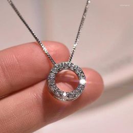 Pendant Necklaces Huitan Trendy Circle Necklace With Cubic Zirconia Simple Stylish Clavicle Chain For Women Wedding Eternity Jewelry