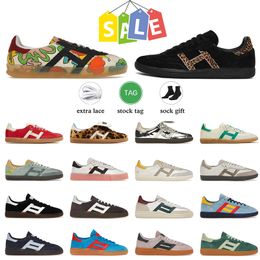 Outdoor Athletic Casual Shoes Spezial Handball Wales Bonner Leopard Silver Metallic Bauhaus Black Gum Men Women Trainers Top Quality Spezials Sneakers DHgate