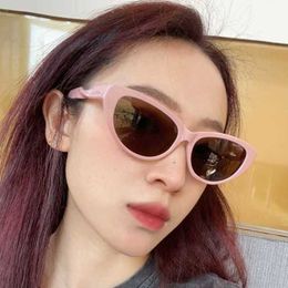 High quality fashionable sunglasses Men's Luxury Designer Women's Sunglasses Fashion Personality Comfort Avant-garde BB0209SA Versatile Poster