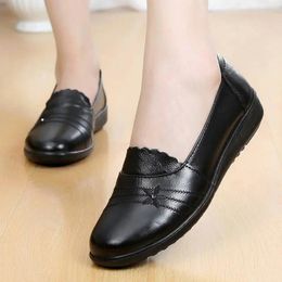 Casual Shoes Comemore Spring Summer Female Flat Soft Woman Comfortable Women Leather Flats Elderly Ladies Loafers Big Size 41