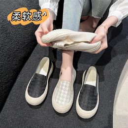 Casual Shoes 2024 Spring & Summer Women's Flat Bottom Kicking With One Foot Single Shoe Fashion Leisure Breathable Fisherman's