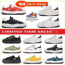 Designer shoes Men Women Designer Casual Shoes Low Top Leather Sneakers White Black Gum Dust Cargo Pink Brown Desert Grey Mens Womens Sports Trainers