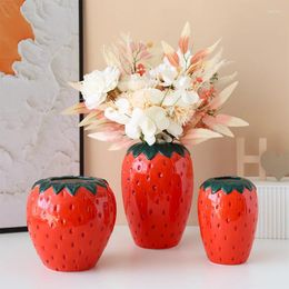 Vases Creative Strawberry Ceramic Vase INS Ornaments Nordic Living Room Study Decoration Artefact Home Decor Flower