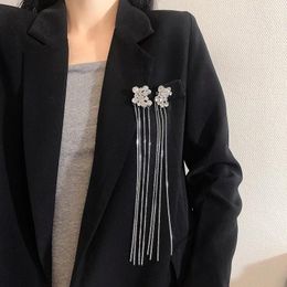 Brooches YANGLIUJIA Crystal Chain Long Tassels Brooch Personality Web Celebrity Fashion Clothing Accessories Christmas Gifts Wholesale