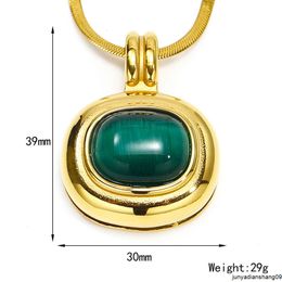 Collana di pietra naturale femminile Instagram esagerata leggera di lusso di lusso versatile ovale in acciaio in acciaio oro catena di ossa
