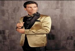 Custom Made Groom Tuxedos Gold Peaked Lapel Groomsmen man Wedding Suits for Men Mens Formal Wear JacketPantsVest Men Wedd9393290