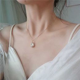 2021 Tulip Flower Necklace Womens Cats Eye Stone Diamond Pendant Womens Personalised Collar Chain with Colourless Design