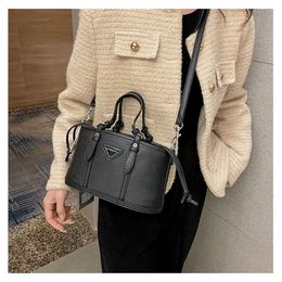 Store Export Designer Crossbody Bag 2024 New Multi-functional Handheld One-shoulder Crossbody Bag With Western Drawstring Fashion Vegetable Basket