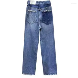 Jeans femminile a vita alta a testa larga a gamba retro-blu n-blu pantaloni fritti fritti con uno sguardo sottile sul pavimento