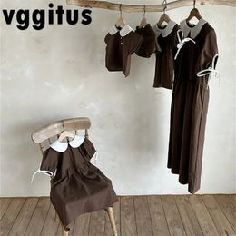 Korean Style Summer Family Matching Clothes Mother Daughter Peter Pan Collar Puff Sleeve Dress Sisters Look E732 240327
