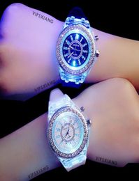 Luminous diamond watch fashion trend Men039s Women039s watches lover Colour LED jelly Silicone Geneva Transparent student wri4716875