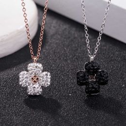 Fashion Designer Pendant Necklaces Shijia 925 Sterling Silver Blackandwhite Doublesided Clover Necklace Four Heart Lucky Grass Slightly Inlaid with Diamond Pend