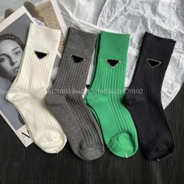 Men Women Sports Fashion Long with New Arrival Colourful High Quality Womens and Mens Stocking Casual Socks