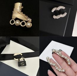 Brand Designer Jewelry Brooches Women Men Couples Luxury Crystal Copper Letter Brooch Suit Laple Pin Metal Gift Jewellery Accessories