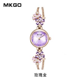 Go mo Ke Light Luxus Waterd Dial Dial Dial, kleine und exquisite violettes Kristall -Frauenarmbandwache