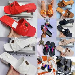 Fashion Top Quality Sandals Famous Designer Women Kurt Shoes Lady Oriaginal Flat Bottom Beach Slip-On Slides Luxury Leather Rubber Soft Slippers Flip Flops Sandale